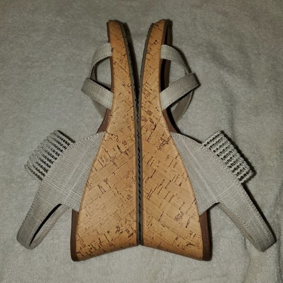 Skechers | Beverlee High Tea Wedge Heels | Beige - Picture 8 of 15